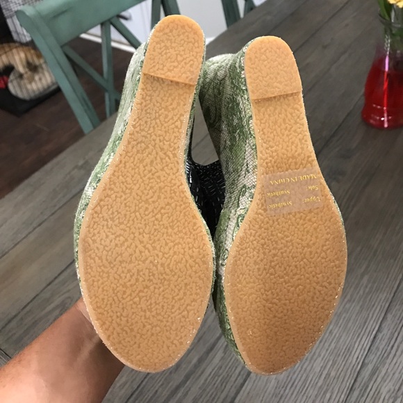 Size 8 wedges - Picture 3 of 3